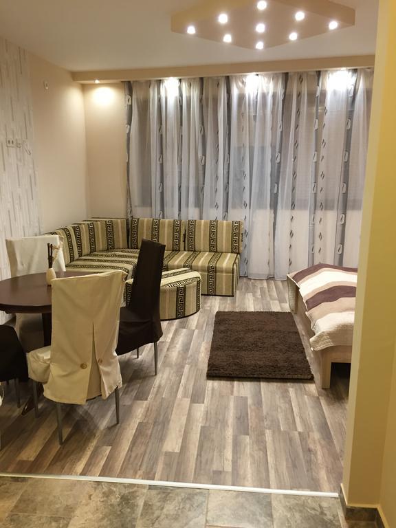 Solaris-Szeged Apartman Appartamento Esterno foto