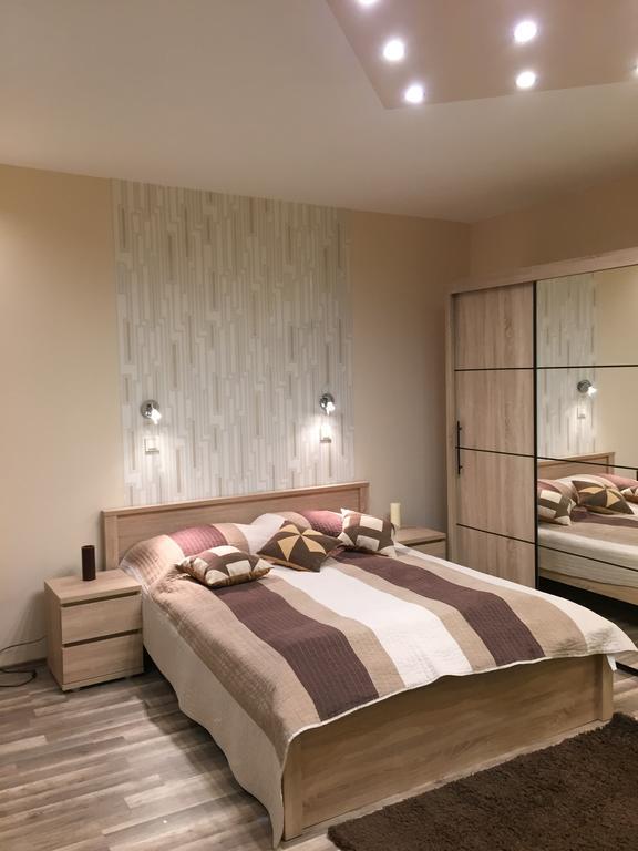 Solaris-Szeged Apartman Appartamento Esterno foto