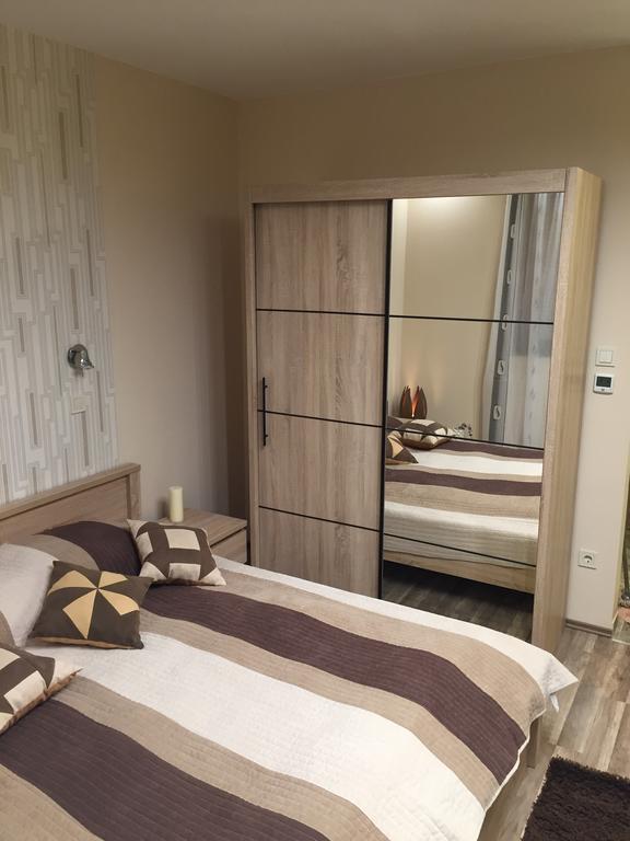 Solaris-Szeged Apartman Appartamento Esterno foto