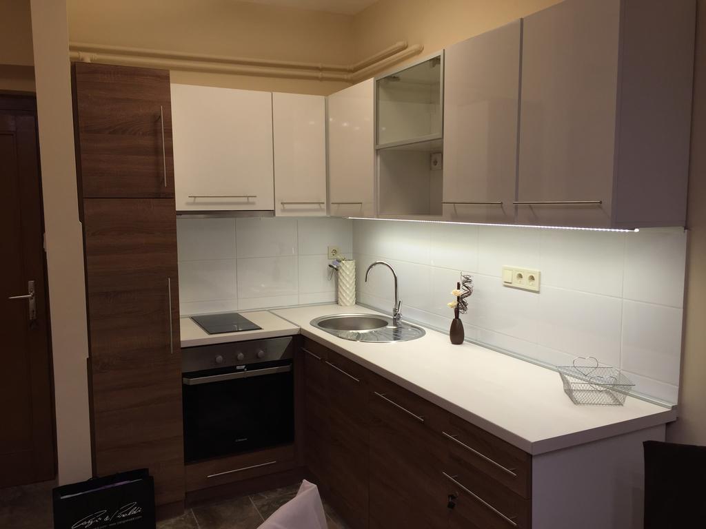 Solaris-Szeged Apartman Appartamento Esterno foto